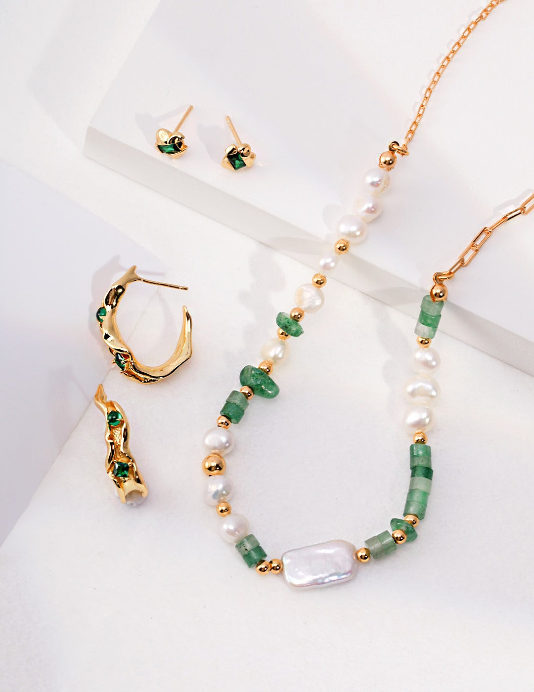 Pearl Necklace with Aventurine