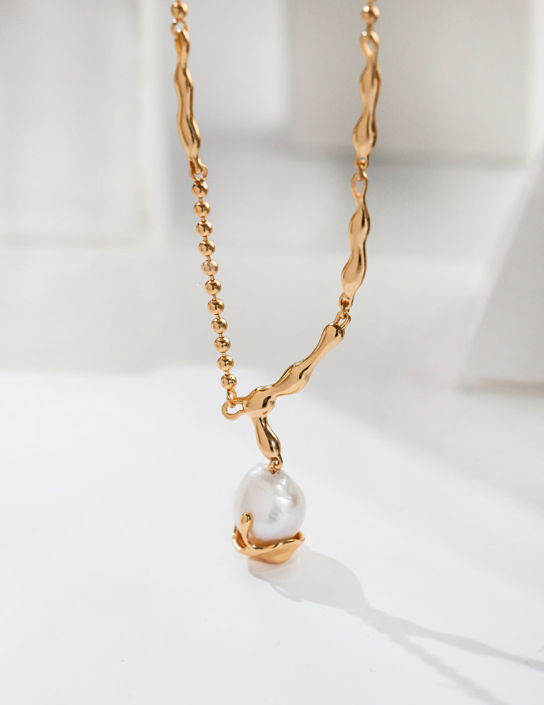 Minimalistic Drop Keshi Pearl Necklace