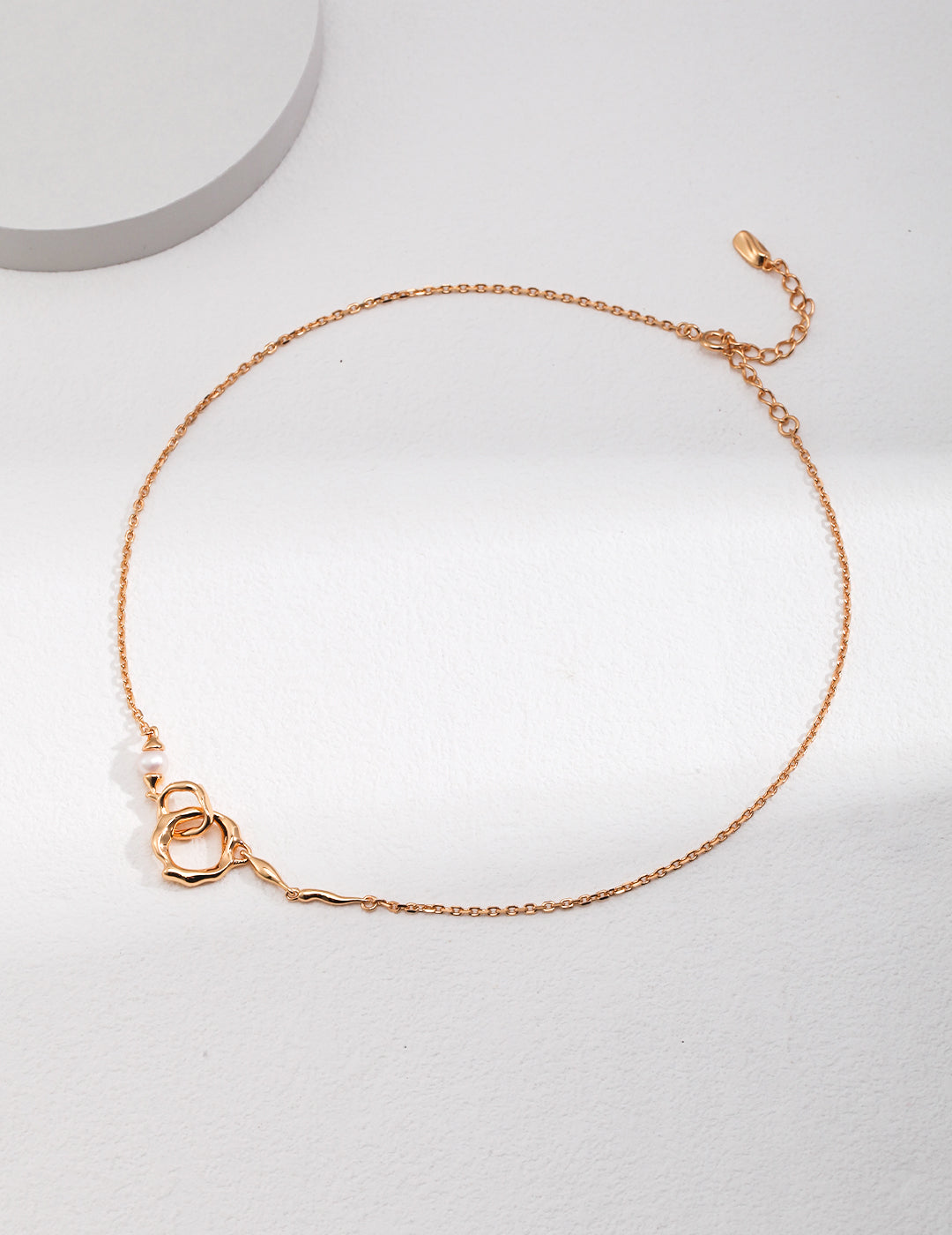 Loop Pearl Necklace