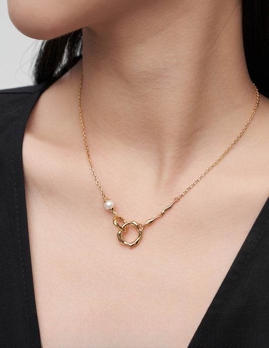 Loop Pearl Necklace